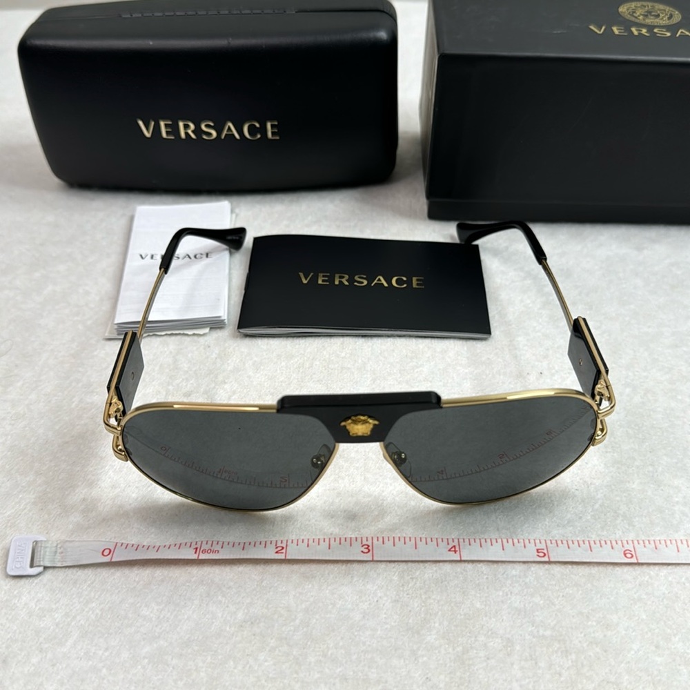 VERSACE BLACK GOLD MEDUSA UNISEX AVIATOR SUNGLASSES WITH CASE BOX AND BOOKLET - Picture 15 of 16